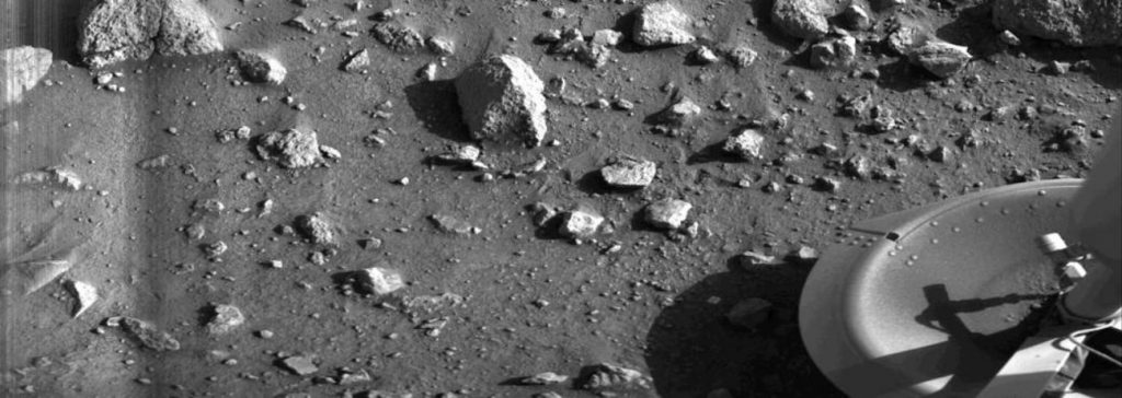 The First Photograph From Mars Surface