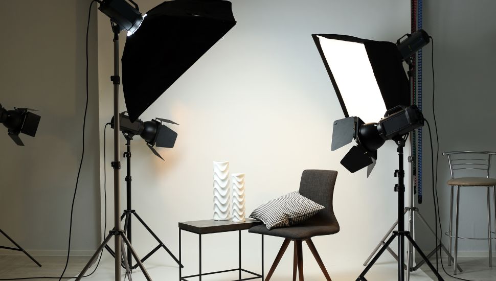 Lighting setup in a photo studio
